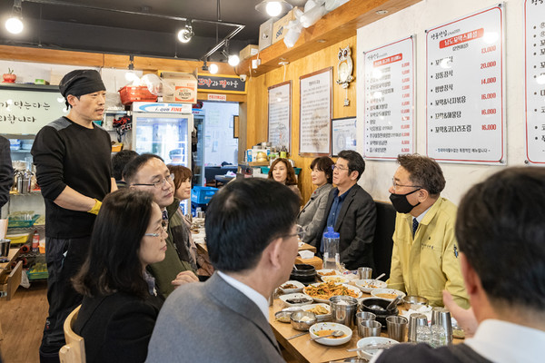 김선갑 구청장 피해 식당 방문