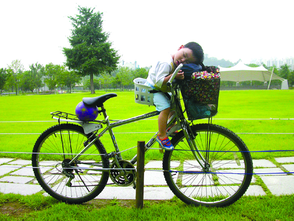 서울숲의 삼천리자전거. 이 자전거는 필자가 결혼하던 2001년 구입해 2018년까지 타고, 이웃집 아빠에게 물려주었다.
