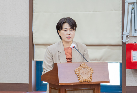 박다미 의원이 2023.9.1.(금) 열린 강남구의회 제313회 임시회 행정재경위원회 제3차 회의에서 제안설명을 하고 있다.
